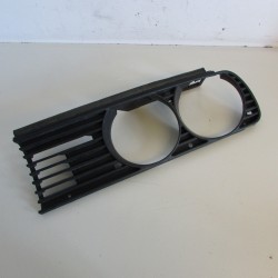 GRIGLIA SX 2 FARI BMW SERIE 3 '76-78 GRIGLIA SX 2 FARI BMW SERIE 3 '76-78