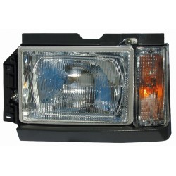FARO DX C/CORNICE E FANALE IVECO 79-109 ZETA (84007000) FARO DX C/CORNICE E FANALE IVECO 79-109 ZETA (84007000)